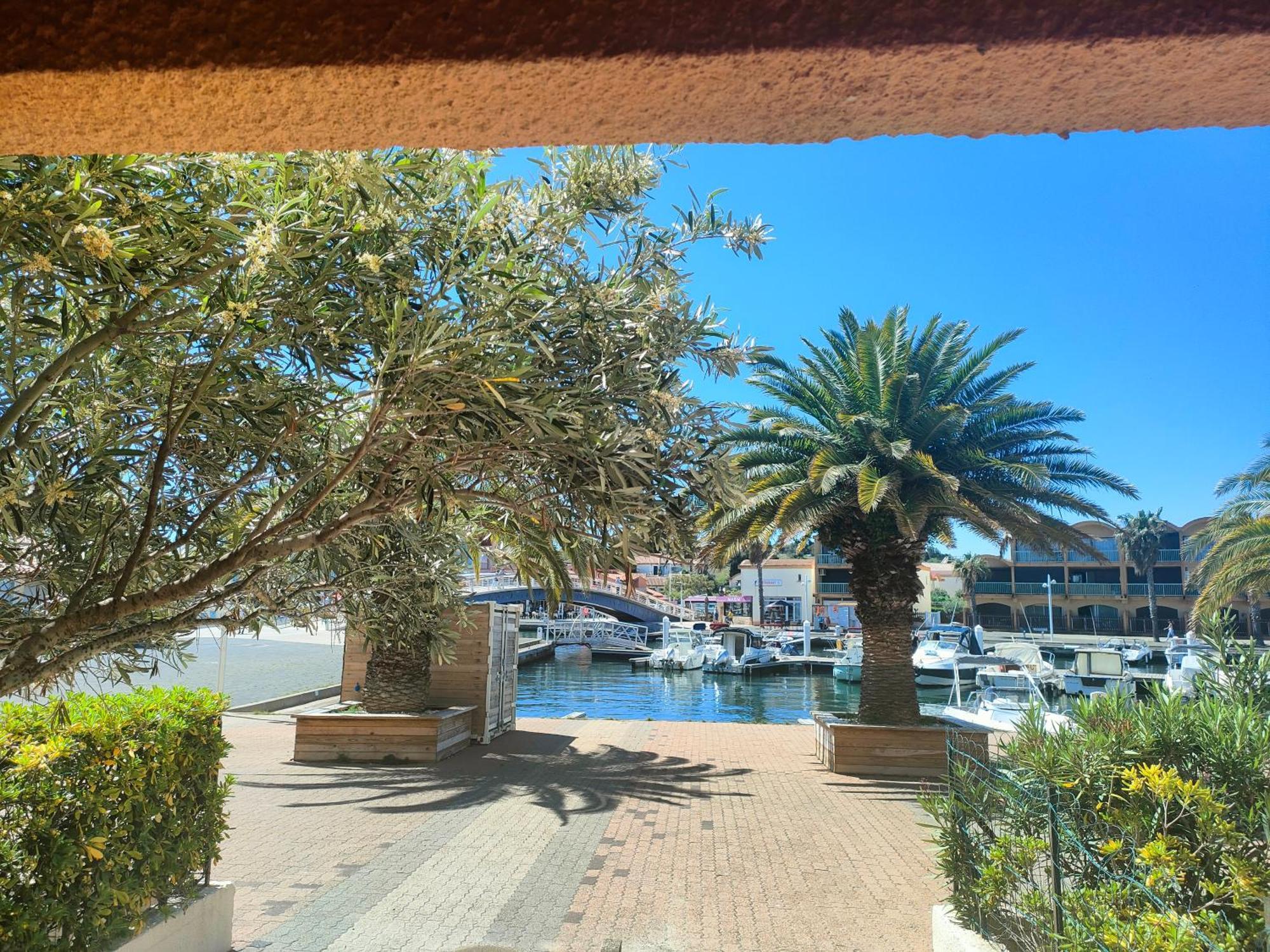 Gruissan, Studio Cabine, Au Calme Vue Degagee Sur Marina 외부 사진